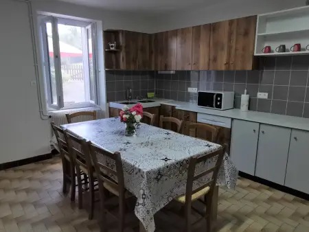 Maison de caractère avec jardin, idéale famille, près de Brioude, prox. baignade et ski - Photo 8