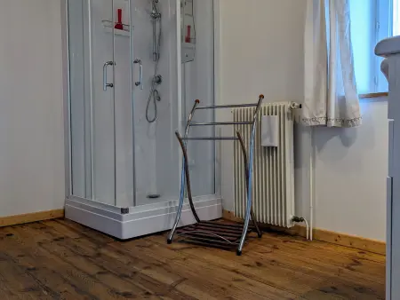 Maison de caractère avec jardin, idéale famille, près de Brioude, prox. baignade et ski - Photo 14