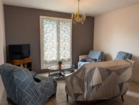 Maison cosy à Sully-sur-Loire, 5 chambres, terrasse, parking, draps et chauffage inclus - Photo 2