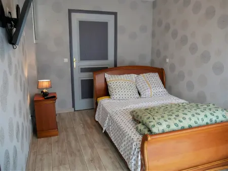 Maison cosy à Sully-sur-Loire, 5 chambres, terrasse, parking, draps et chauffage inclus - Photo 5