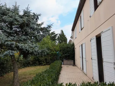 Maison cosy à Sully-sur-Loire, 5 chambres, terrasse, parking, draps et chauffage inclus - Photo 23