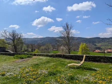 Élégante maison de maître XVIIIe, jardin clos 500m², nature, proche Puy-en-Velay, 11 pers., cosy & confort - Photo 1
