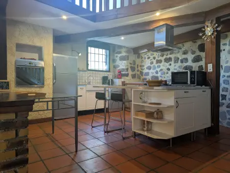 Élégante maison de maître XVIIIe, jardin clos 500m², nature, proche Puy-en-Velay, 11 pers., cosy & confort - Photo 2