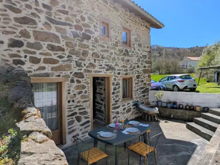Charmante maison dans les gorges de la Loire avec terrasses et poêle à bois - Photo 11