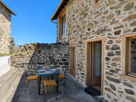 Charmante maison dans les gorges de la Loire avec terrasses et poêle à bois - Photo 12