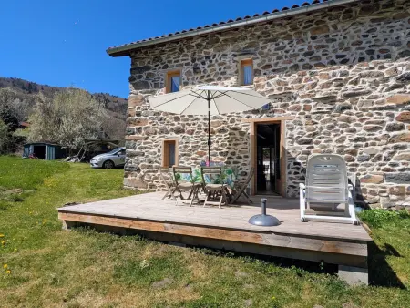 Charmante maison dans les gorges de la Loire avec terrasses et poêle à bois - Photo 14