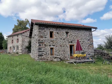 Charmante maison dans les gorges de la Loire avec terrasses et poêle à bois - Photo 18