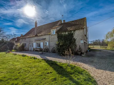 Charmante maison avec piscine en Brenne – 2 ch, jardin, draps et ménage inclus - Photo 1