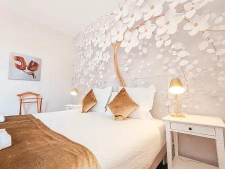 Maison de maître avec jardin, spa et parking au cœur de Châteauroux - Photo 4
