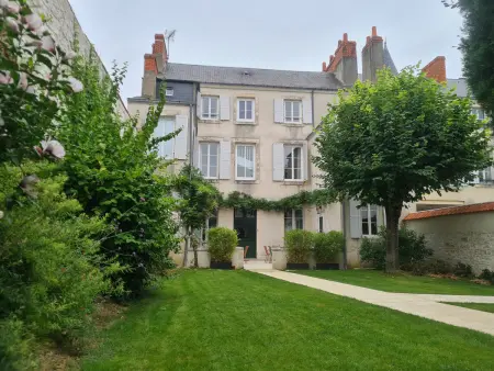 Maison de maître avec jardin, spa et parking au cœur de Châteauroux - Photo 11
