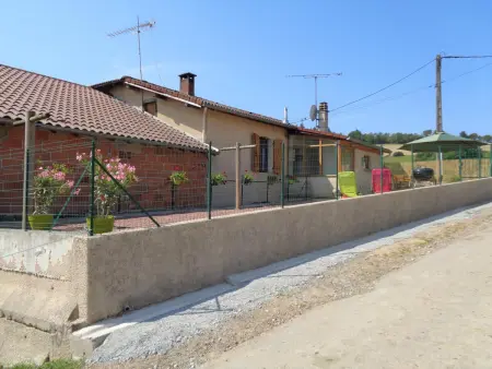 Charmant gîte à la ferme avec terrasse et animaux admis - Photo 13