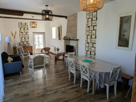Maison spacieuse avec jardin privatif, idéale pour 6, proche Orléans et Châteaux de la Loire - Photo 1