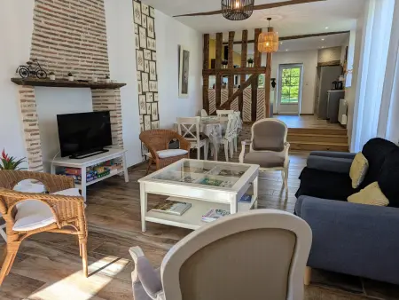 Maison spacieuse avec jardin privatif, idéale pour 6, proche Orléans et Châteaux de la Loire - Photo 3