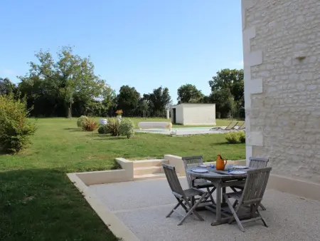 Gîte de charme avec piscine chauffée, jardin privatif et équipements bébés, à 15 min d’Angoulême - Photo 4
