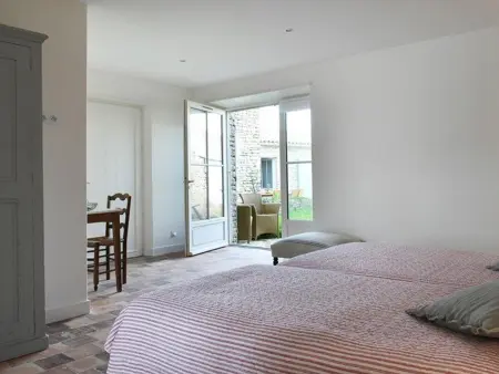 Maison au Charme du Village avec Jardin et Wi-Fi - 2 Chambres, 2 Salles d'eau, Cheminée - Photo 9