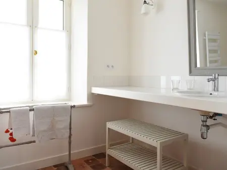 Maison au Charme du Village avec Jardin et Wi-Fi - 2 Chambres, 2 Salles d'eau, Cheminée - Photo 10