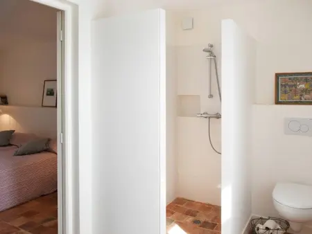 Maison au Charme du Village avec Jardin et Wi-Fi - 2 Chambres, 2 Salles d'eau, Cheminée - Photo 11