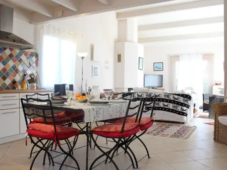 Villa 6 Personnes à Saint-Georges-d'Oléron avec Jardin - Photo 1