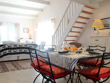 Villa 6 Personnes à Saint-Georges-d'Oléron avec Jardin - Photo 2