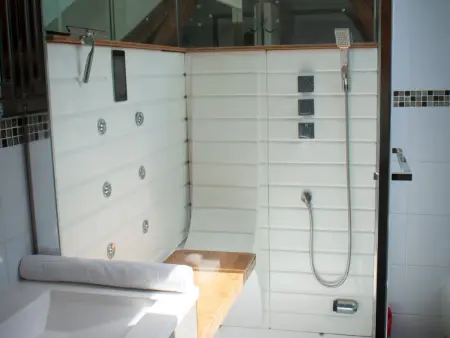Gîte spacieux avec piscine chauffée, wifi et tennis au bord de la Loire - Photo 28