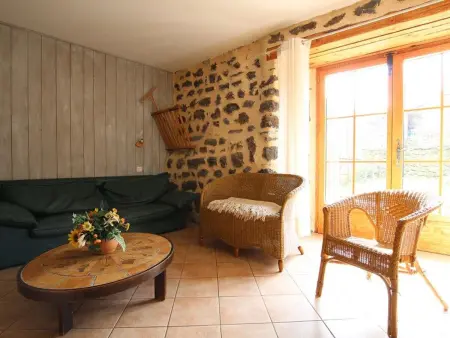 Gîte à la ferme à Saint-Christophe-sur-Dolaison avec terrasse et chambres privatives - Photo 4