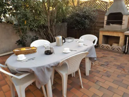 Villa Mitoyenne 6 Pers avec Terrasse, BBQ, Parking et WIFI à Grau d'Agde - Photo 16