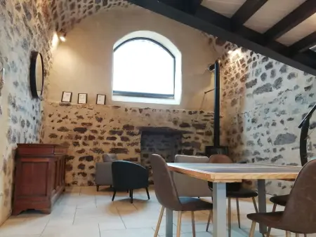 Maison de vacances rénovée, entre nature et ville, proche du Puy-en-Velay - Photo 1