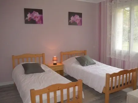 Maison 2** avec Jardin, Terrasse et Parking Privé à 800m de la Plage de Trestraou, Perros-Guirec - Photo 4