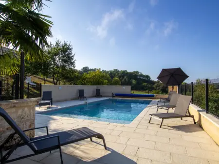 Maison spacieuse avec piscine, salle de sport, et équipements complets à Villamblard - Photo 2
