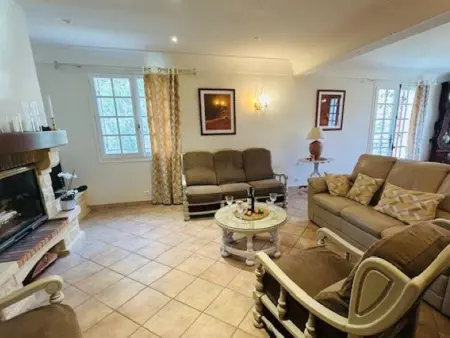 Maison spacieuse avec piscine, salle de sport, et équipements complets à Villamblard - Photo 9