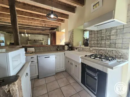 Maison de charme en Dordogne avec cheminée et jardin clos - Photo 3