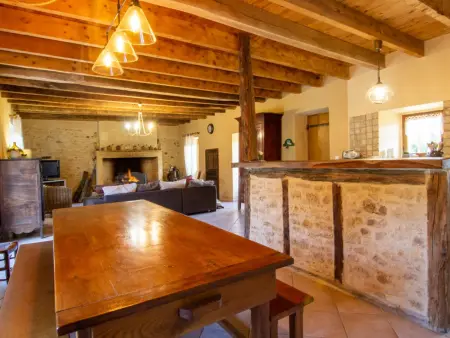 Maison de charme en Dordogne avec cheminée et jardin clos - Photo 5