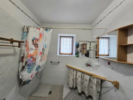 Charmante maison en pierre avec cheminée et animaux acceptés - Photo 13