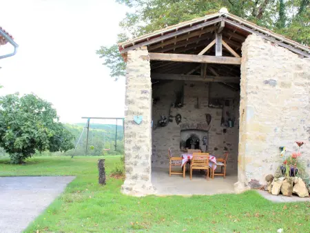Charmante maison en pierre avec cheminée et animaux acceptés - Photo 15