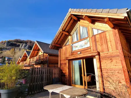 Chalet en bois 6 pers. avec terrasse Sud, lumineux et équipé, animaux admis – Saint-Michel-de-Chaillol - Photo 2