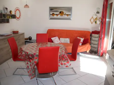 Villa Duplex Climatisée avec Terrasse, Piscine et Parking Gratuit à Agde - Photo 3