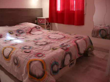 Villa Duplex Climatisée avec Terrasse, Piscine et Parking Gratuit à Agde - Photo 4