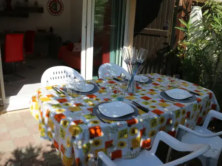 Villa Duplex Climatisée avec Terrasse, Piscine et Parking Gratuit à Agde - Photo 7