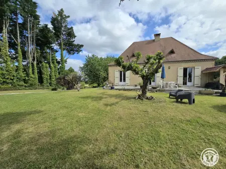 Maison de caractère avec jardin, animaux acceptés - Photo 1