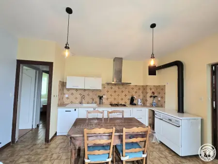 Maison de caractère avec jardin, animaux acceptés - Photo 3