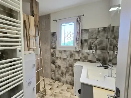 Maison de caractère avec jardin, animaux acceptés - Photo 9