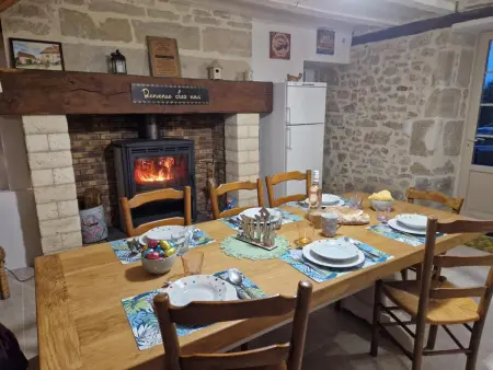 Gîte rustique avec piscine privée et Wifi, Gite 7 personnes à Cherveix Cubas - Photo 7