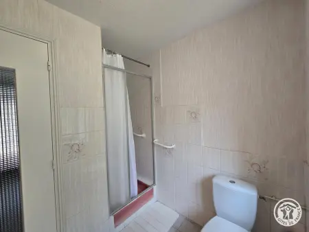 Maison spacieuse proche Lascaux, Wifi, Terrasse, Gite 7 personnes à Montignac Lascaux - Photo 9