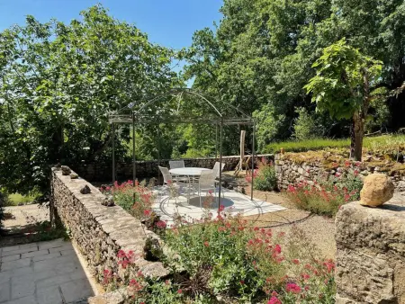 Charmante maison en pierre avec jardin et cheminée, animaux acceptés - Photo 22