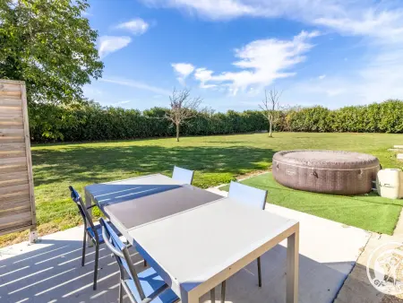 Gîte de charme 4 pers avec spa privatif, terrasse, et équipements complets au cœur d'un village viticole - Photo 5
