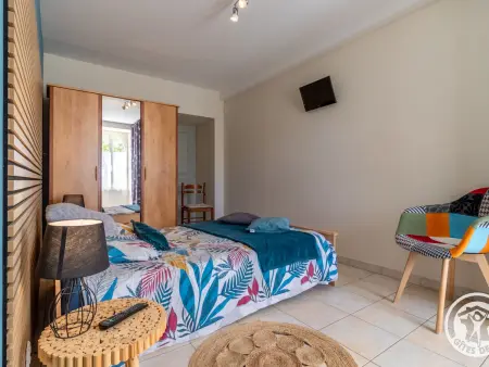 Gîte de charme 4 pers avec spa privatif, terrasse, et équipements complets au cœur d'un village viticole - Photo 13