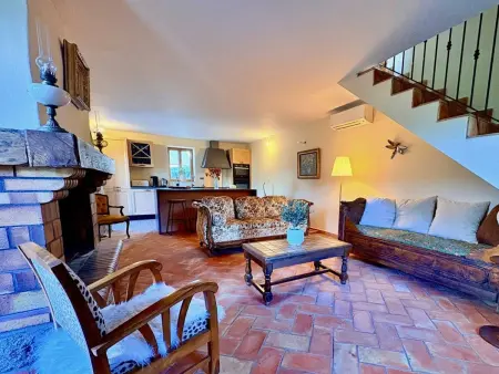 Maison de campagne rénovée avec 2 chambres et piscine privée - Photo 1