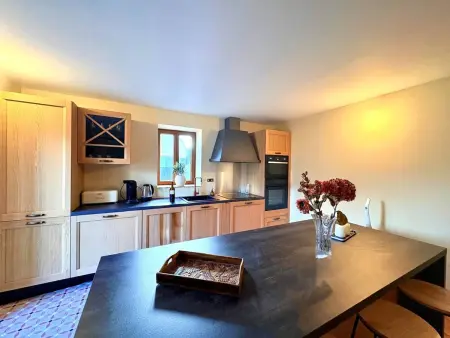 Maison de campagne rénovée avec 2 chambres et piscine privée - Photo 2