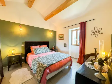 Maison de campagne rénovée avec 2 chambres et piscine privée - Photo 8