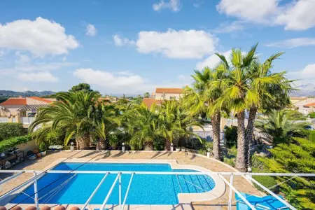 VILLA BUSOT, Séjour ensoleillé au bord de la piscine à Busot - Photo 3